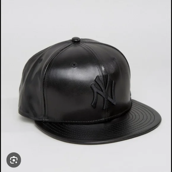 New Era 59fifty Faux Leather Yankees Hat - Picture 1 of 9